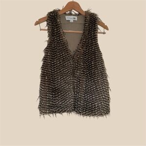 🛍️SALE🛍️ Forever 21 Faux Fur Knit Vest